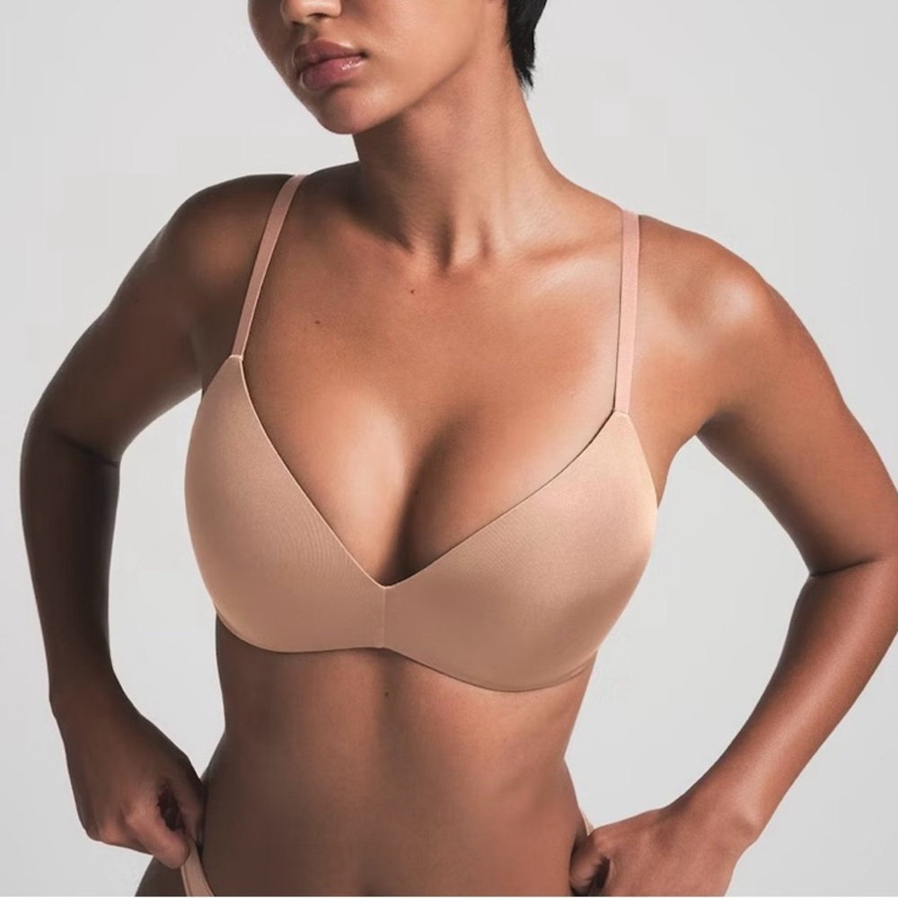 SKIMS Soft Pink Seamless Bra - Picture 3 of 3